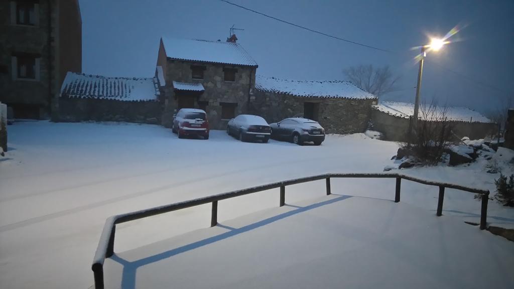 Hotel Rural La Dehesilla Barajas de Gredos ภายนอก รูปภาพ