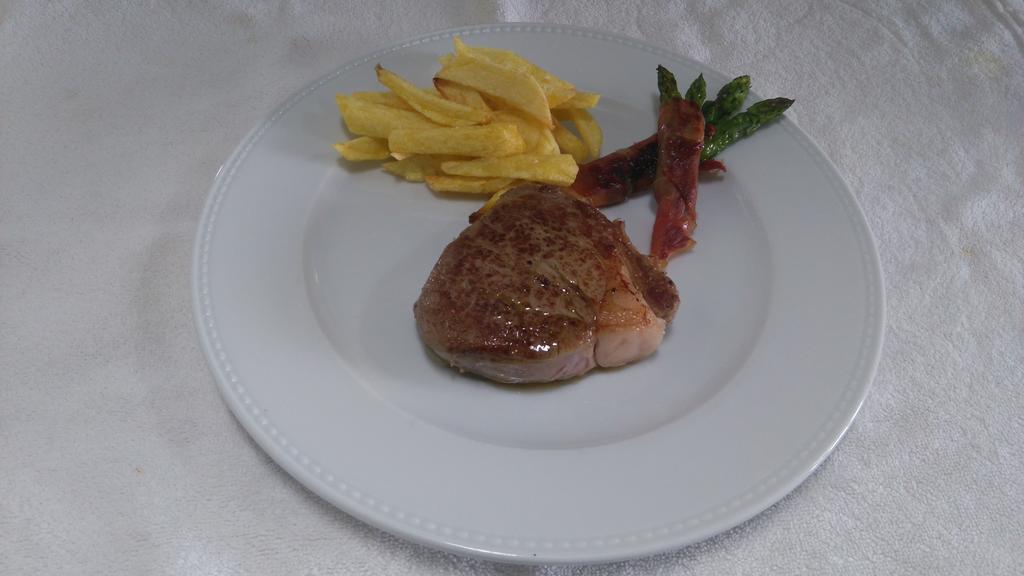 Hotel Rural La Dehesilla Barajas de Gredos ภายนอก รูปภาพ