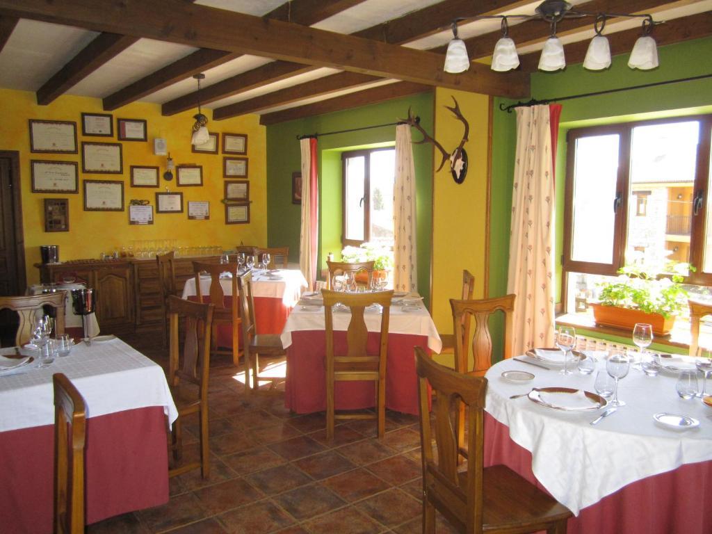 Hotel Rural La Dehesilla Barajas de Gredos ภายนอก รูปภาพ